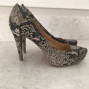 Gianni bini python heels. Size 9